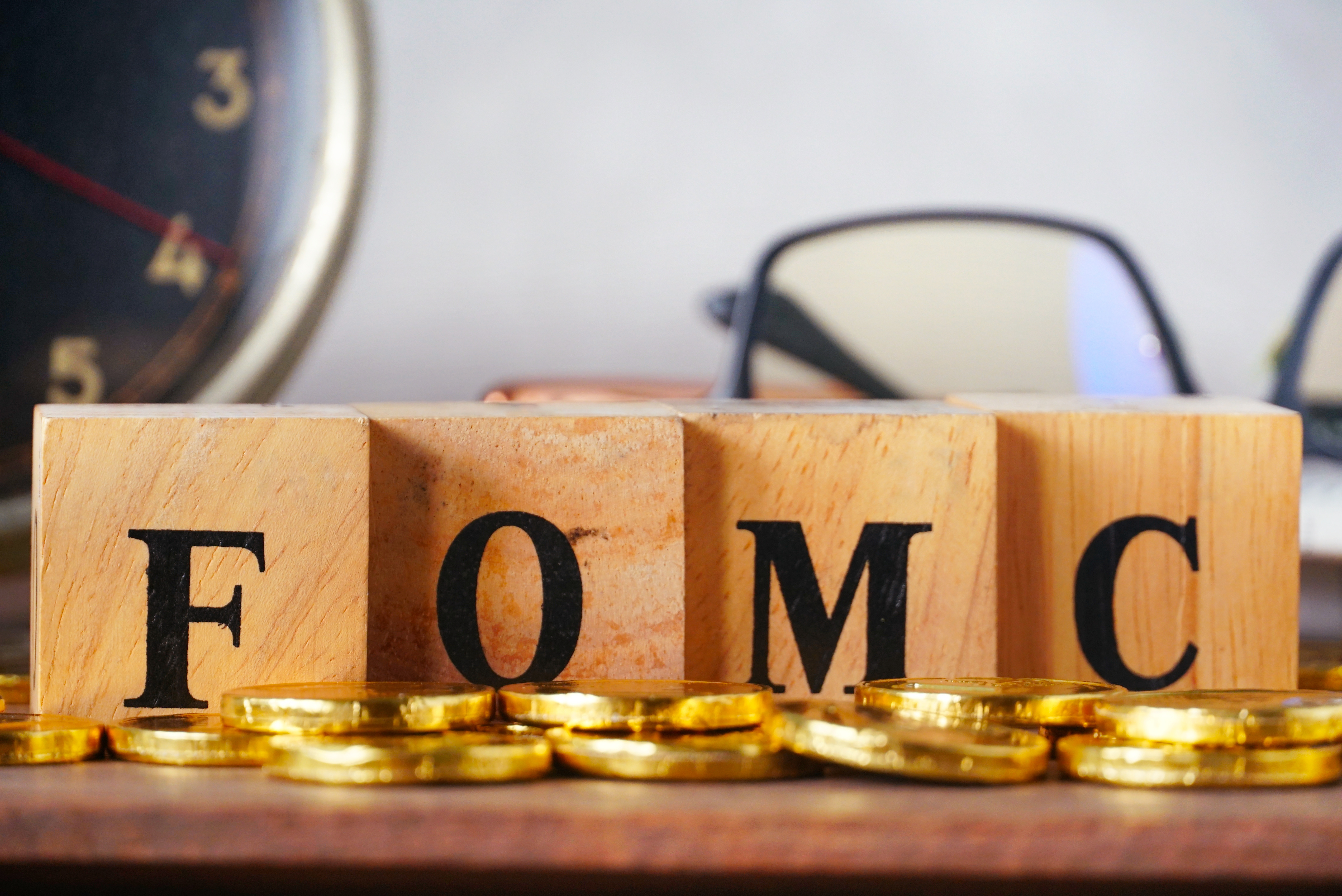 FOMCとは？ 知っておきたい世界経済への影響と投資戦略のポイント